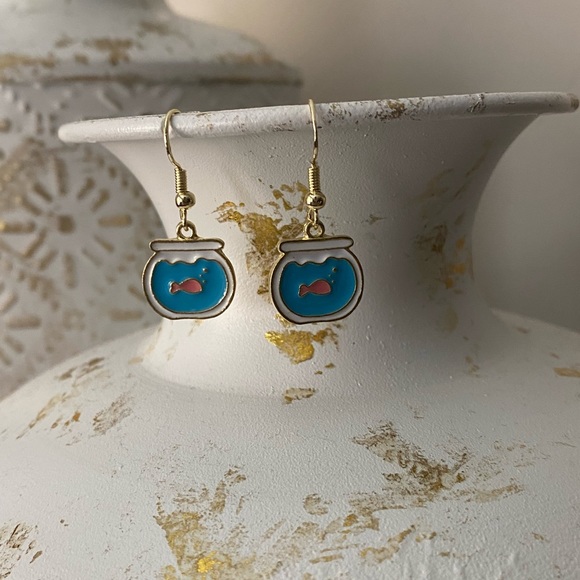 Cute funky Fish in a bowl gold enamel earrings - Picture 3 of 7